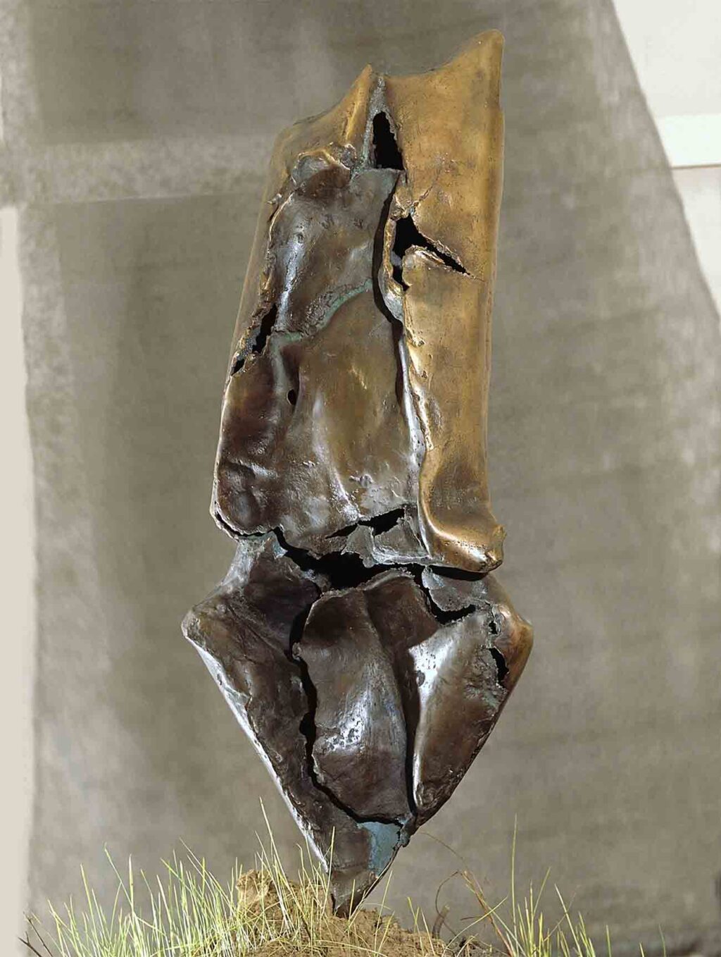 Robert Sobocinski, Venus I, 1990, bronze, 130x55x33 cm