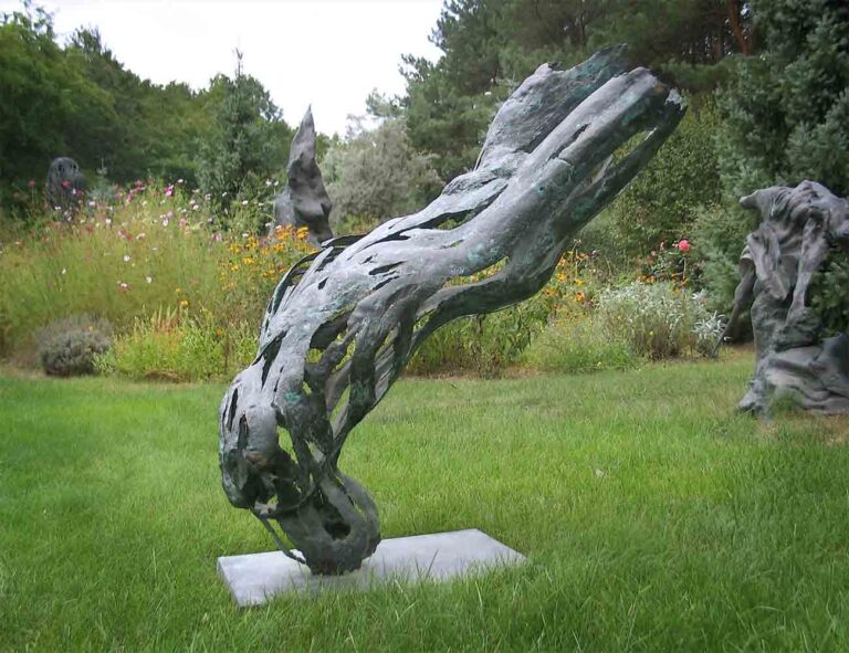 Robert Sobocinski, Somersault, 1996, bronze, 100×80×60 cm