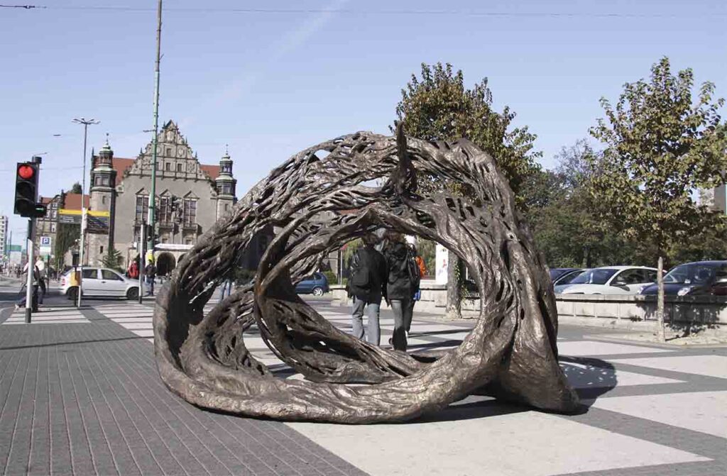 Robert Sobociński, Chaos, 2008, brąz, 270x250x500 cm