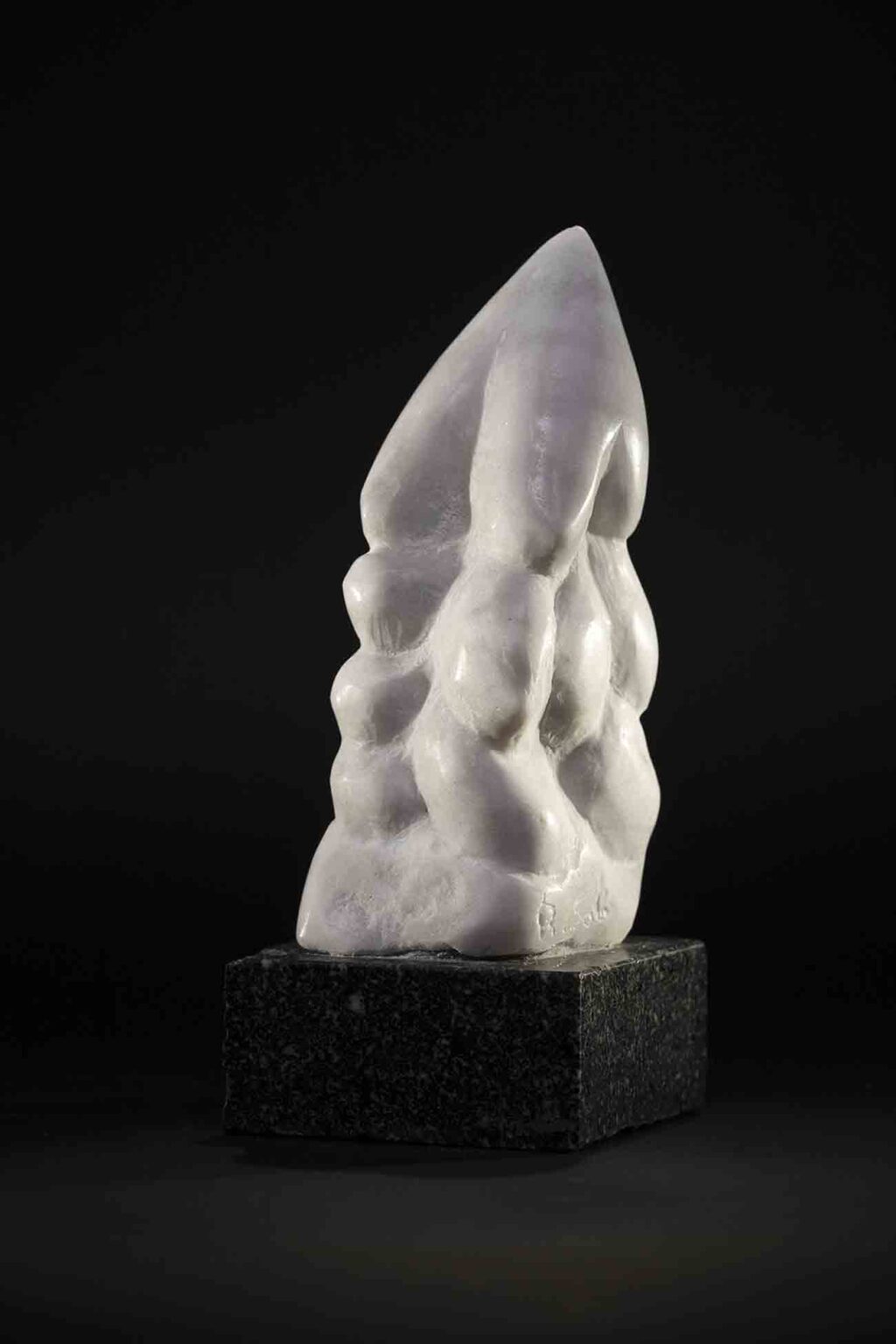 Robert Sobociński, Gaja, 2019, marmur, 18x7x7 cm