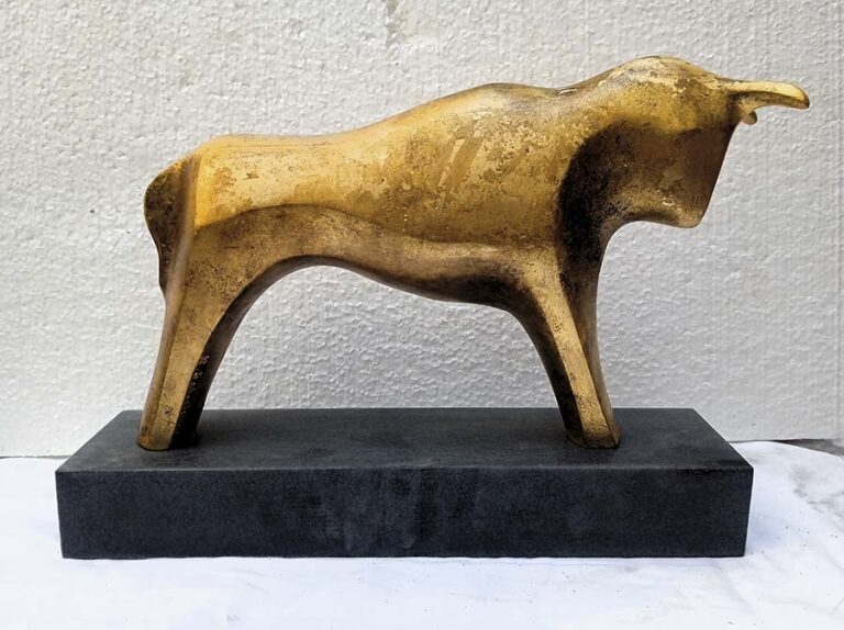 Robert Sobocinski, Bull, 2023, bronze, 33x22x8 cm